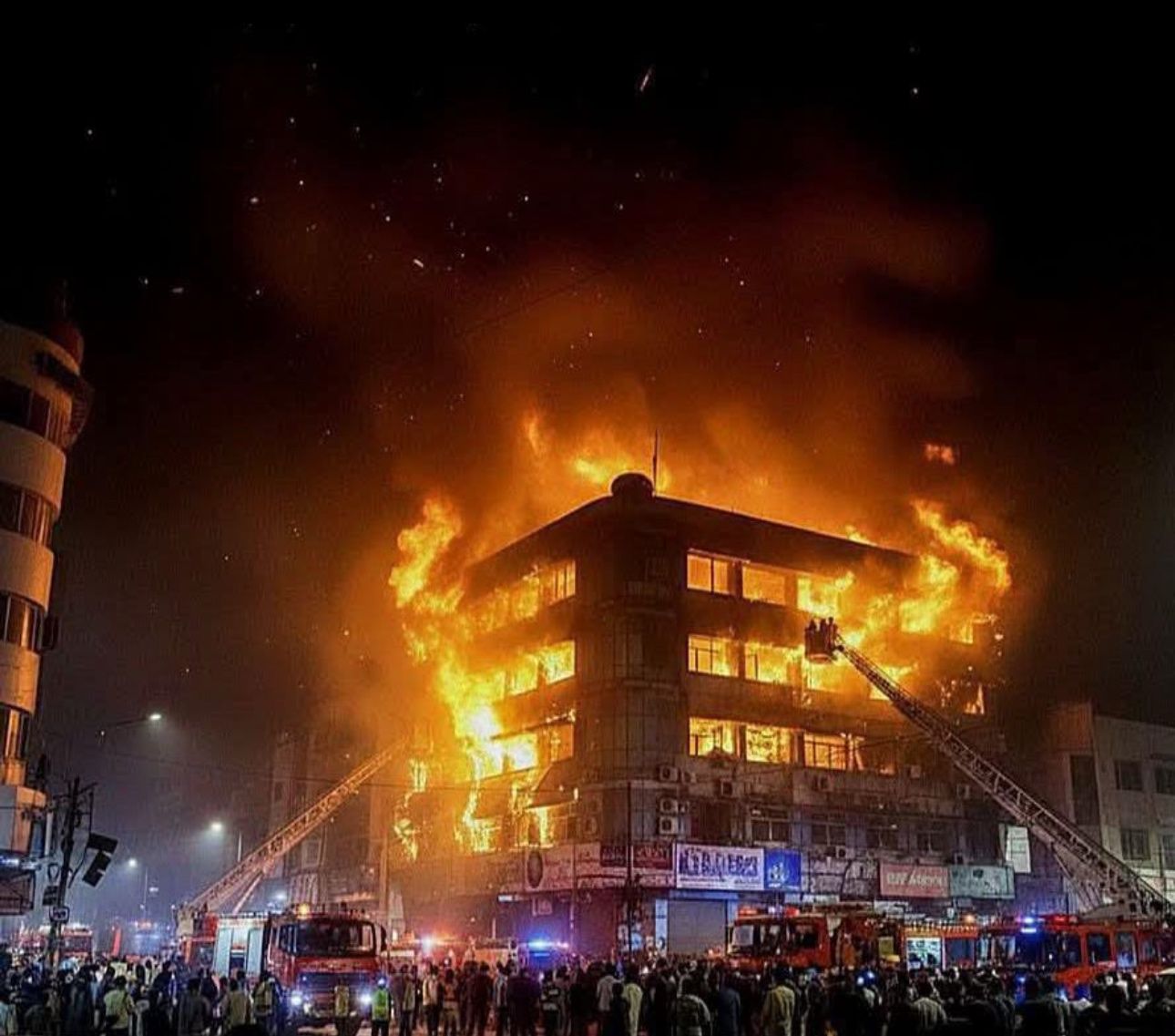 Karachi Gul Plaza Fire Update: 14 Dead on MA Jinnah Road - PaisyWaala